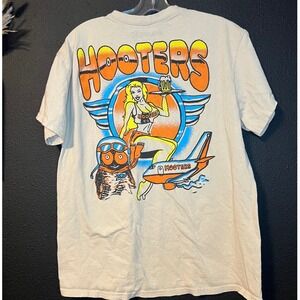 Hooters Wings Graphic T-Shirt Size Large White Owl Logo Beer Plane Vintage Style
